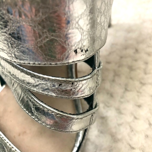 Michael Kors Shiloh Open Toe Silver Sandals - Picture 9 of 11
